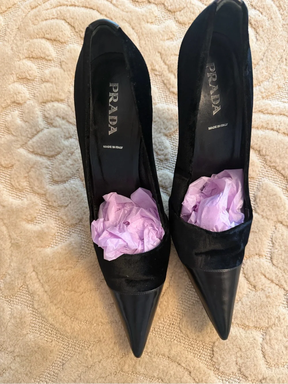 Prada!velvet and leather Pointed Pumps size 39. Vintage great condition!
